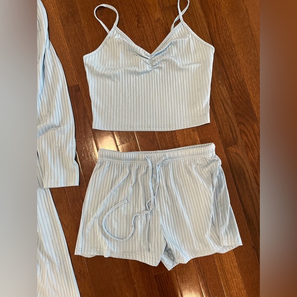 NWT Silky Pajama Set with Robe in Light Blue - Picture 3 of 8